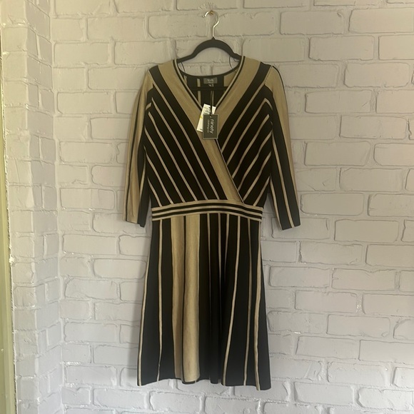 NEW Ninety Black and Tan Fit and Flare Dress with V-Neck size M - Picture 1 of 4